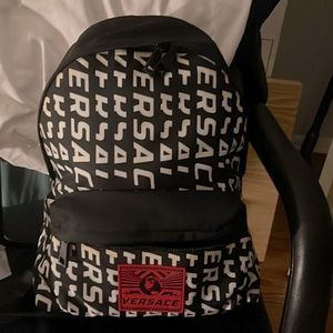 (SALE 🚨🎉)Versace Speed backpack (final sale)